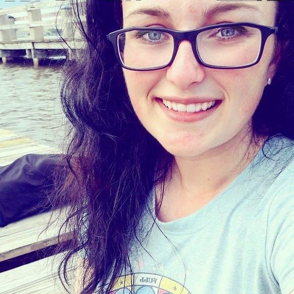 Meet your Posher, Cassie - Picture 1 of 1